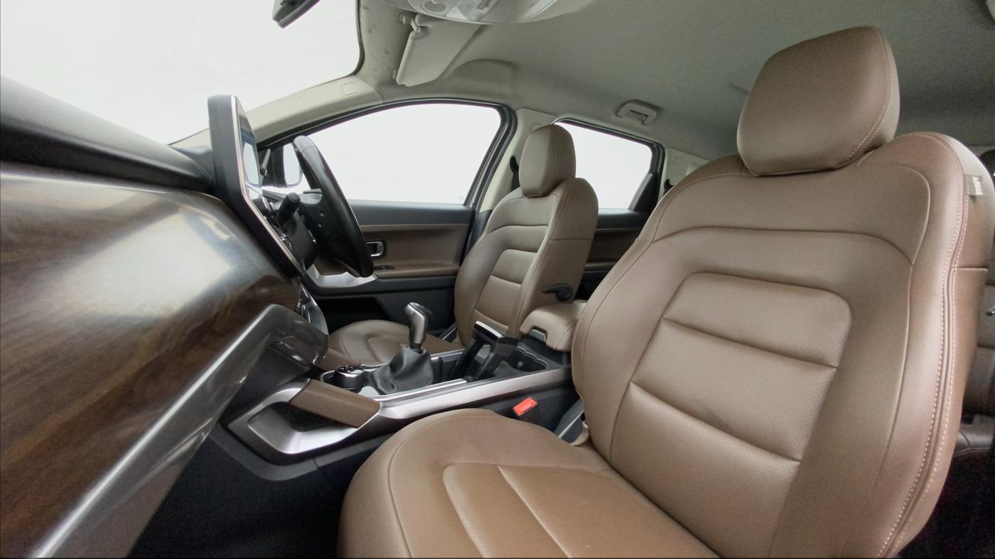 2019 Tata Harrier XZ 2.0L, Diesel, Manual, 96,749 km, Right Side Front Door Cabin