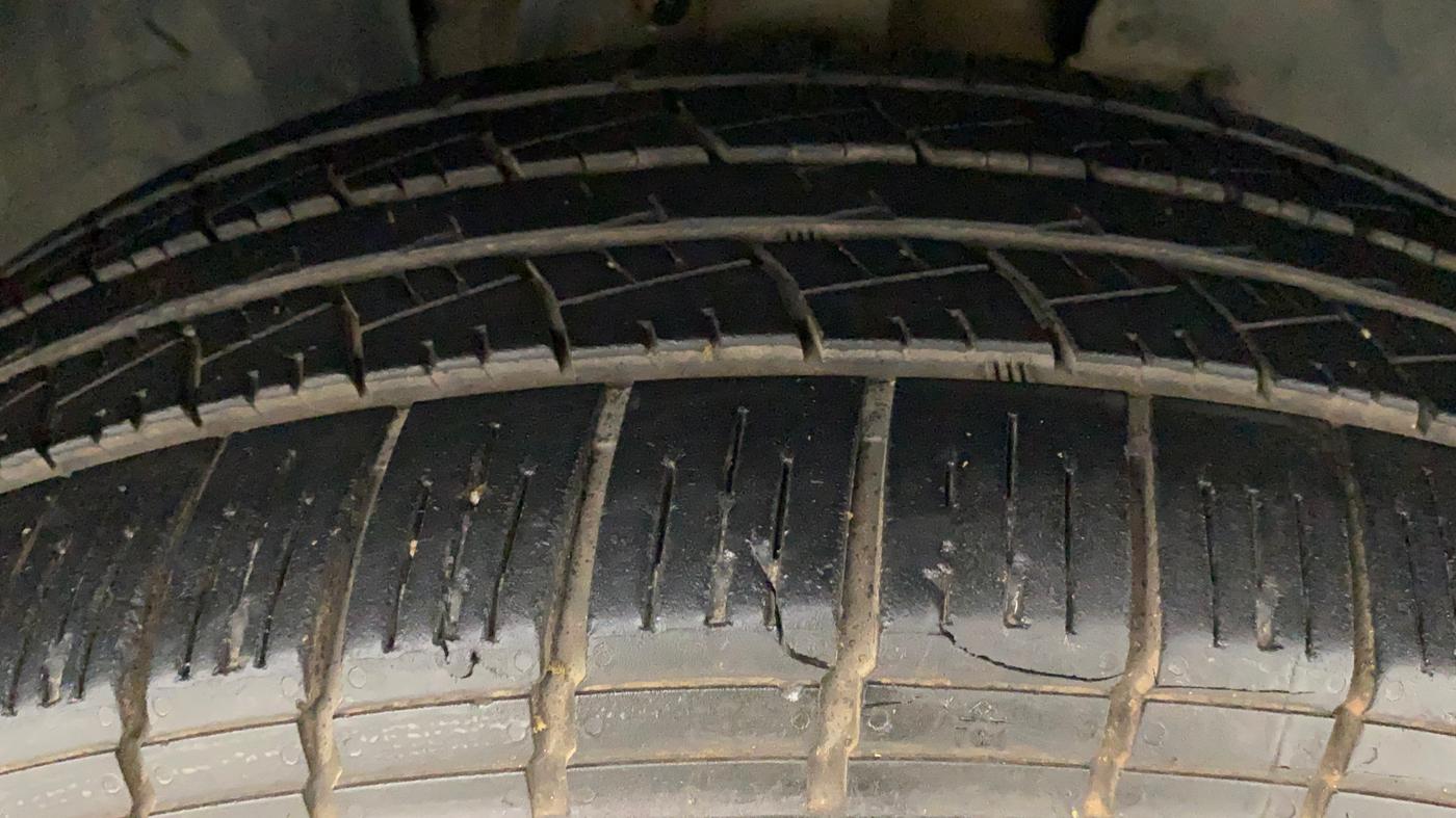 2019 Tata Harrier XZ 2.0L, Diesel, Manual, 96,749 km, Right Front Tyre Tread