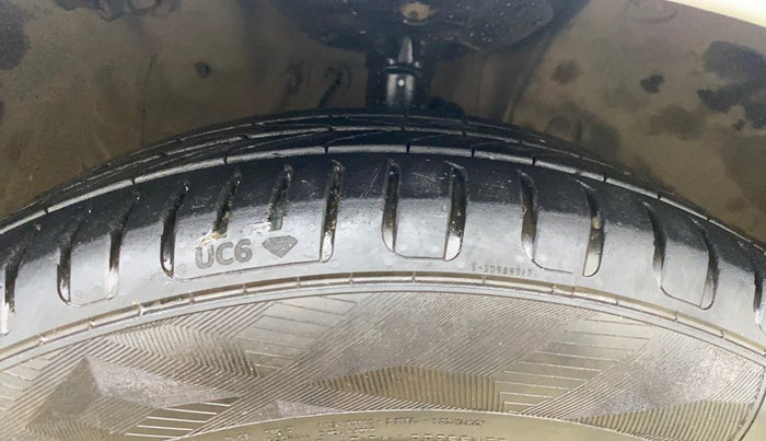 2017 Honda City 1.5L I-VTEC V MT, Petrol, Manual, 1,13,594 km, Right Front Tyre Tread