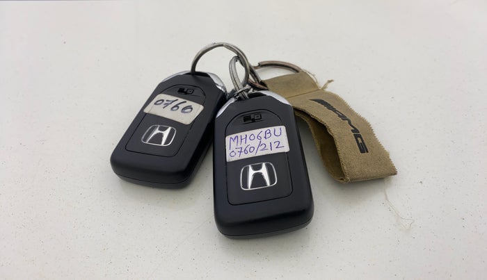 2017 Honda City 1.5L I-VTEC V MT, Petrol, Manual, 1,13,594 km, Key Close Up