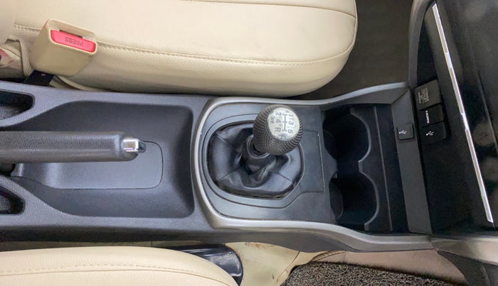 2017 Honda City 1.5L I-VTEC V MT, Petrol, Manual, 1,13,594 km, Gear Lever