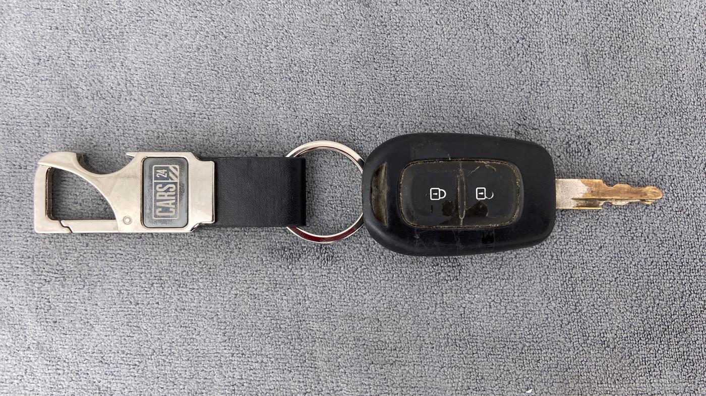 2016 Renault Kwid RXT, Petrol, Manual, 30,000 km, Key Close Up