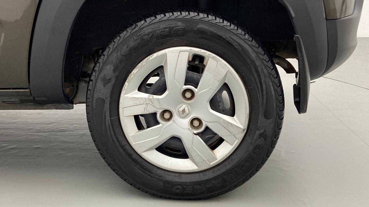 2016 Renault Kwid RXT, Petrol, Manual, 30,000 km, Left Rear Wheel