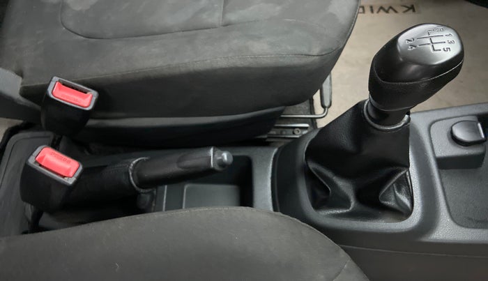 2016 Renault Kwid RXT, Petrol, Manual, 30,000 km, Gear Lever