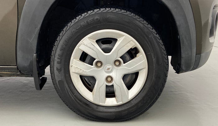 2016 Renault Kwid RXT, Petrol, Manual, 30,000 km, Right Front Wheel
