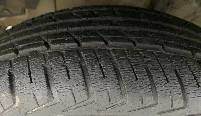 2017 Renault Kwid RXT 1.0 (O), Petrol, Manual, 23,602 km, Left Front Tyre Tread