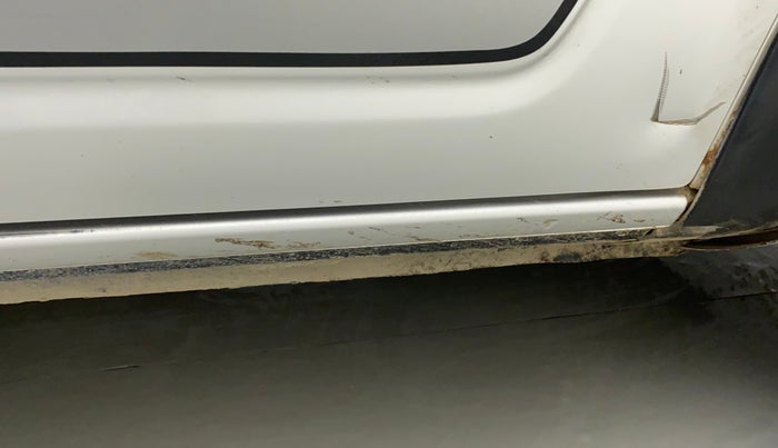 2017 Renault Kwid RXT 1.0 (O), Petrol, Manual, 23,602 km, Right running board - Slightly rusted