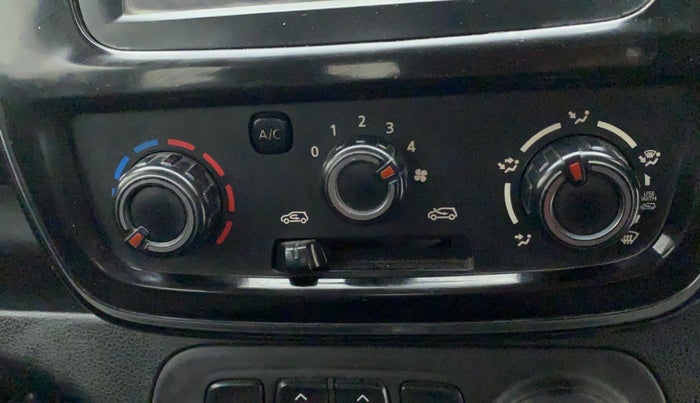 2017 Renault Kwid RXT 1.0 (O), Petrol, Manual, 23,602 km, Dashboard - Air Re-circulation knob is not working