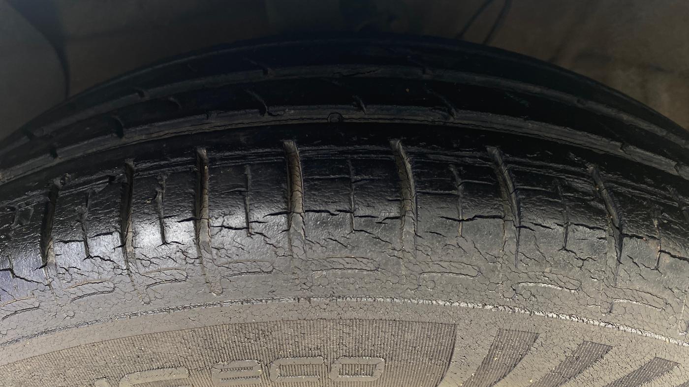 2020 Hyundai GRAND I10 NIOS SPORTZ 1.2 KAPPA VTVT, Petrol, Manual, 26,206 km, Left Front Tyre Tread