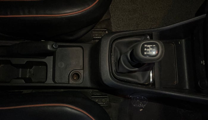 2023 Tata PUNCH ADVENTURE MT, Petrol, Manual, 37,330 km, Gear Lever