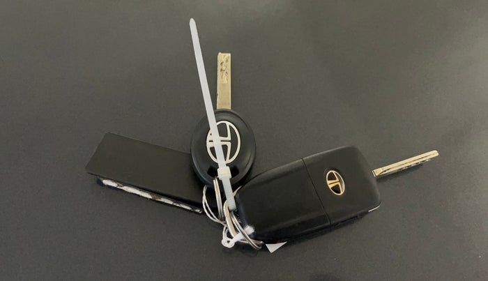 2023 Tata PUNCH ADVENTURE MT, Petrol, Manual, 37,330 km, Key Close Up