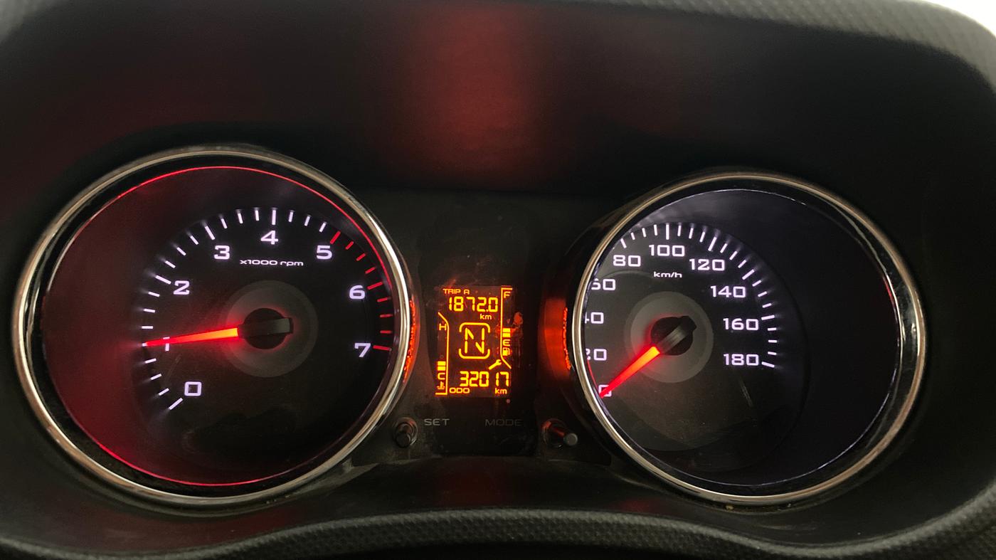 2017 Mahindra TUV300 T8, Diesel, Manual, 31,985 km, Odometer Image