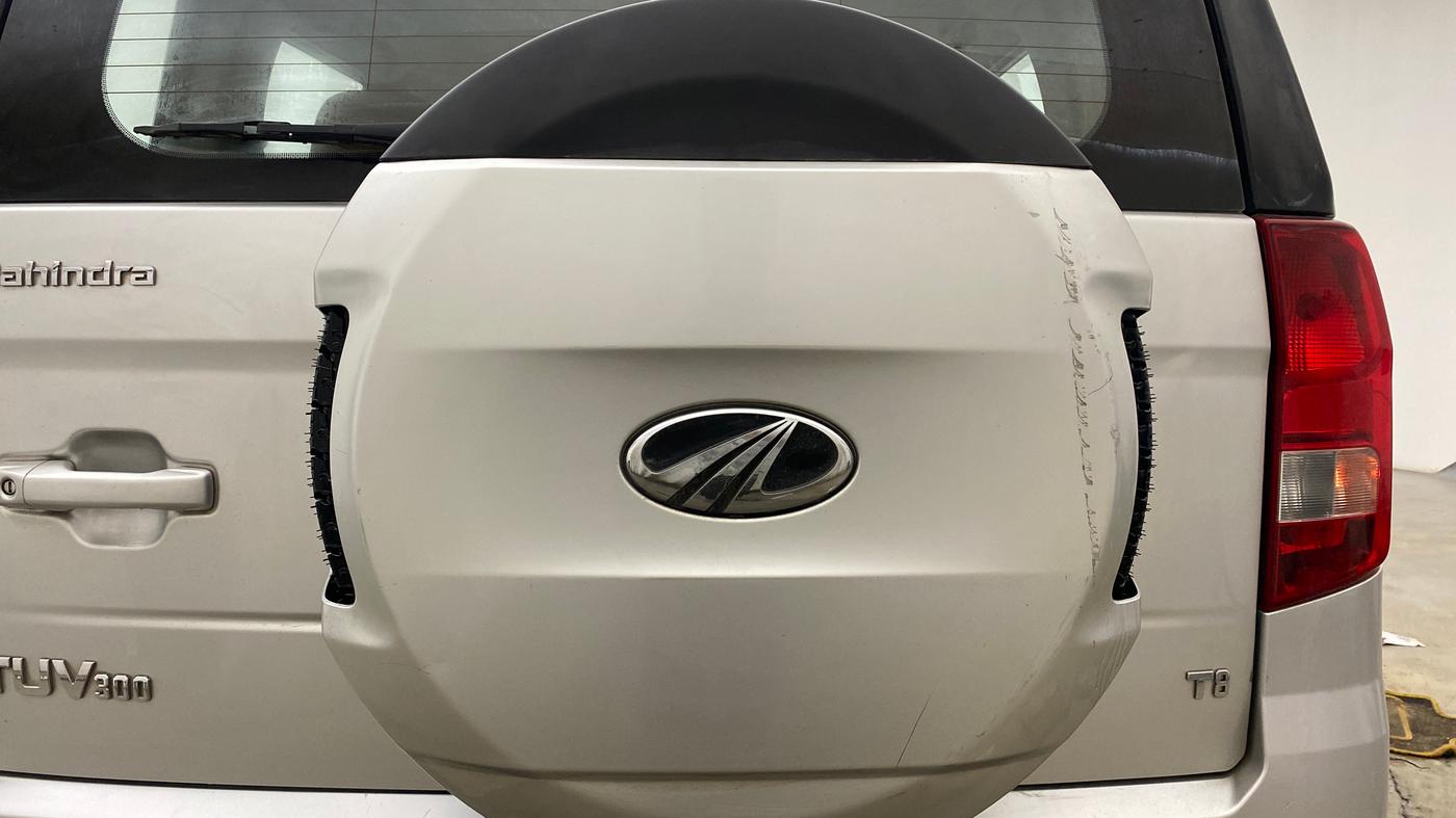 2017 Mahindra TUV300 T8, Diesel, Manual, 31,985 km, Spare Tyre