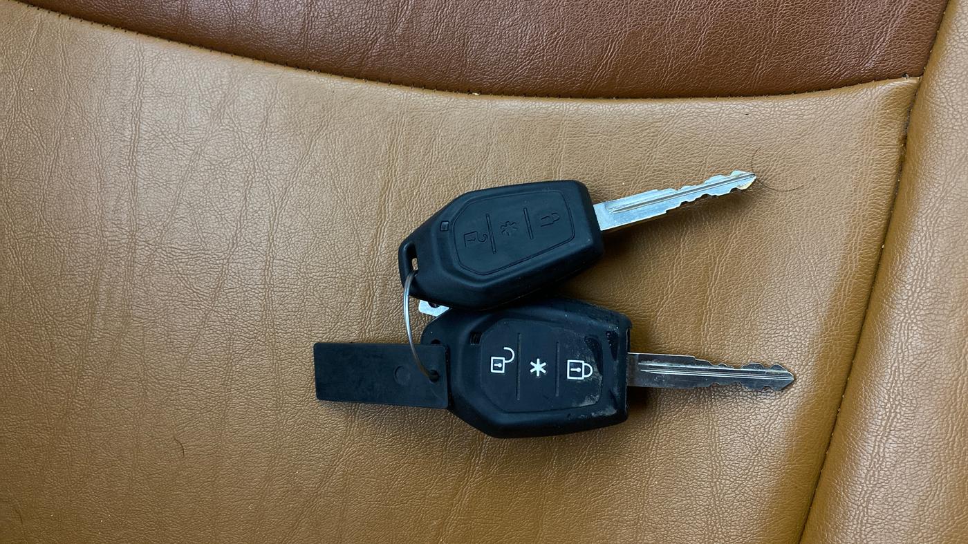 2017 Mahindra TUV300 T8, Diesel, Manual, 31,985 km, Key Close Up