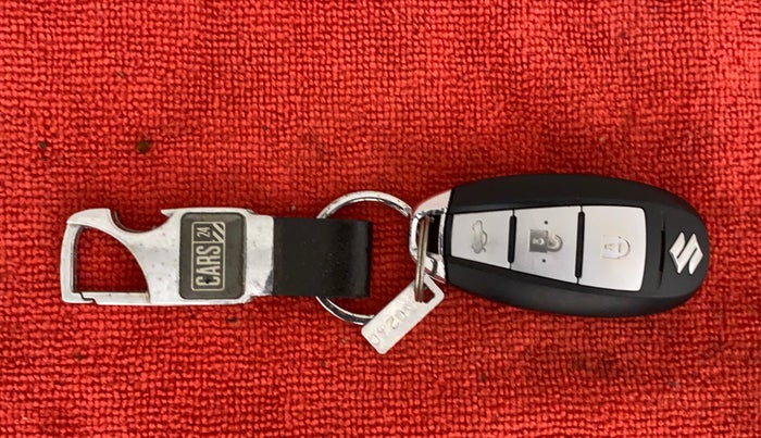 2015 Maruti Swift Dzire ZXI, Petrol, Manual, 54,899 km, Key Close Up