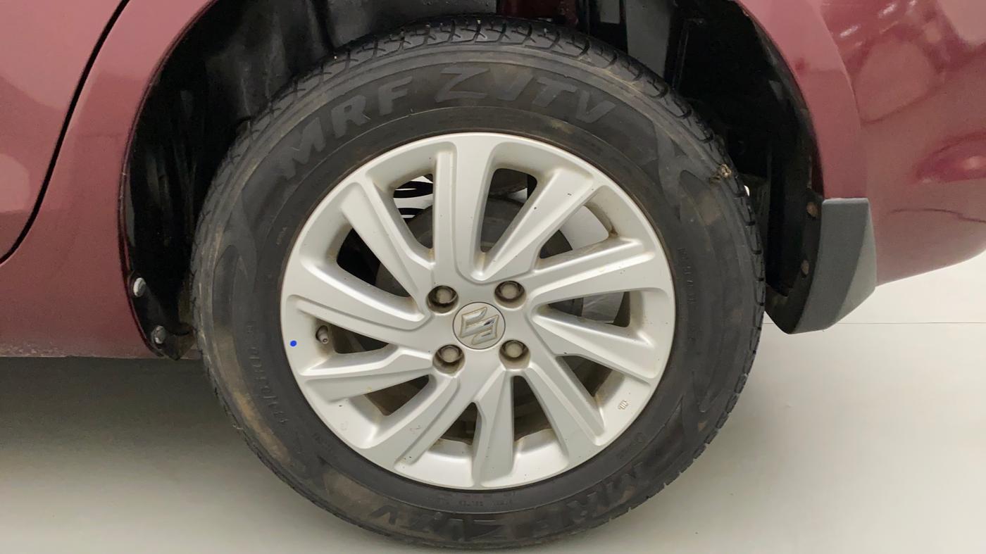 2015 Maruti Swift Dzire ZXI, Petrol, Manual, 54,899 km, Left Rear Wheel