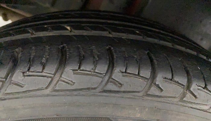 2015 Maruti Swift Dzire ZXI, Petrol, Manual, 54,899 km, Right Rear Tyre Tread