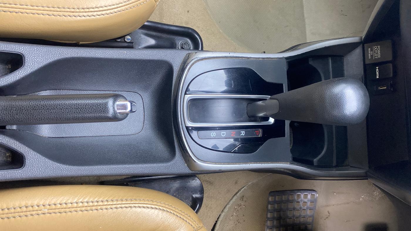 2019 Honda City 1.5L I-VTE V CVT, Petrol, Automatic, 1,17,052 km, Gear Lever