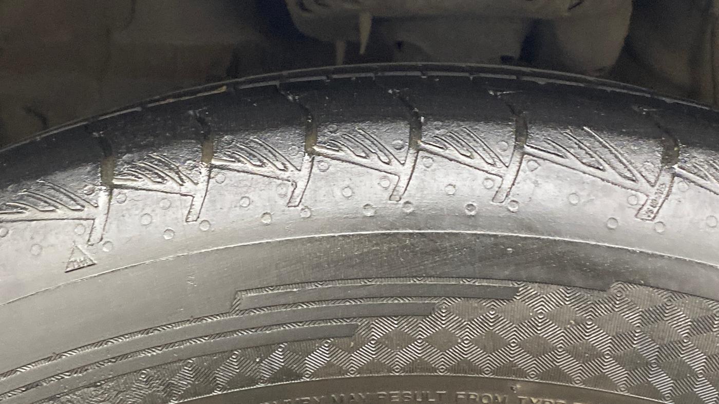 2022 Hyundai ALCAZAR 1.5 SIGNATURE (O) AT 7STR, Diesel, Automatic, 50,178 km, Left Front Tyre Tread