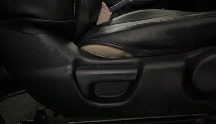 2019 Honda Jazz 1.2L I-VTEC V, Petrol, Manual, 72,335 km, Driver Side Adjustment Panel