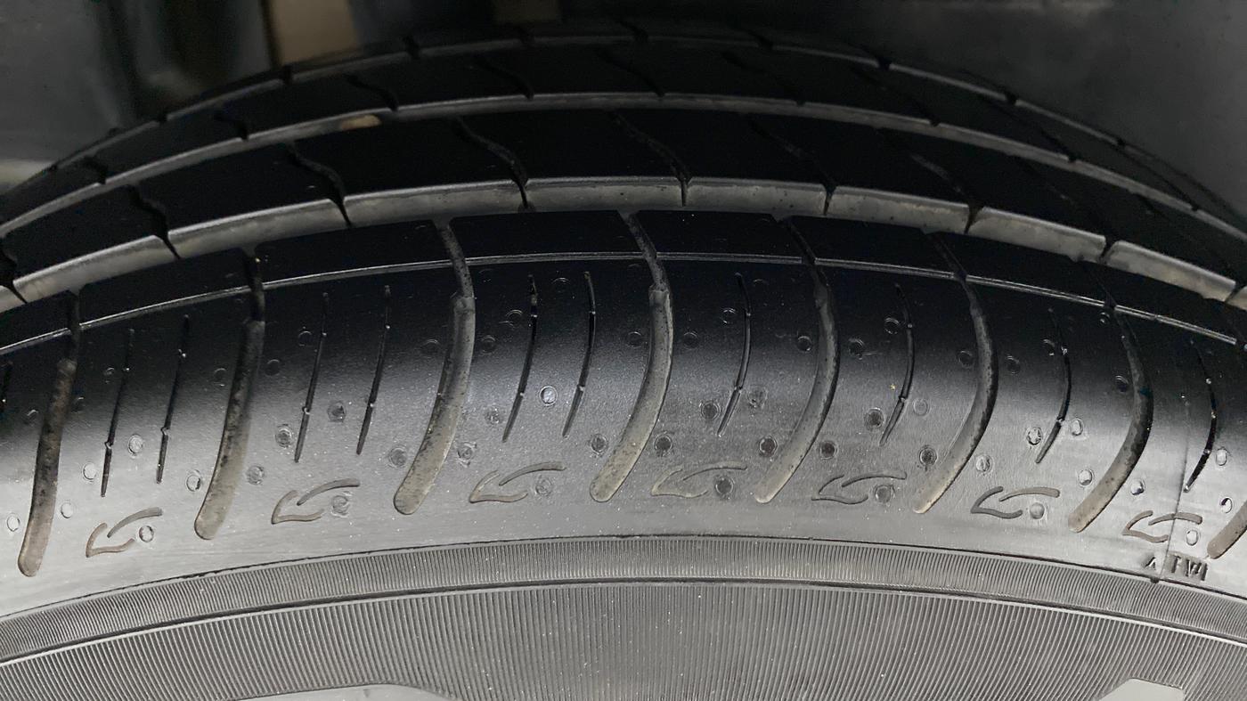 2017 Maruti Dzire ZDI Plus, Diesel, Manual, 41,939 km, Right Rear Tyre Tread