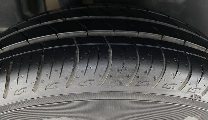 2017 Maruti Dzire ZDI Plus, Diesel, Manual, 41,939 km, Right Rear Tyre Tread
