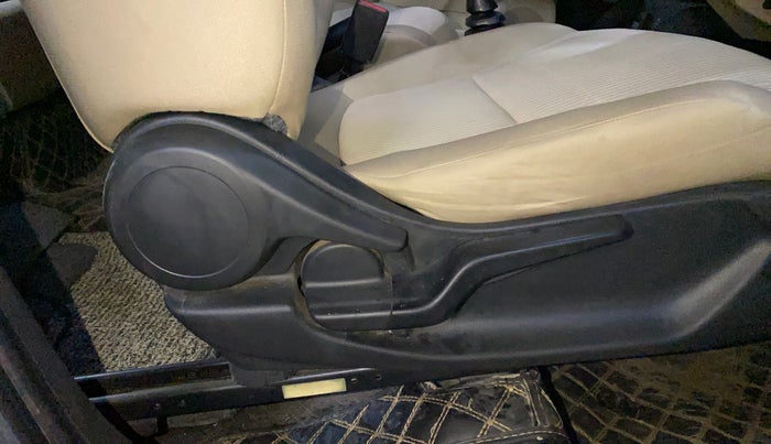 2021 Honda Amaze 1.5L I-DTEC VX, Diesel, Manual, 57,109 km, Driver Side Adjustment Panel