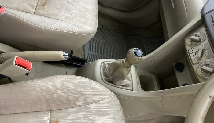 2015 Maruti Ertiga VXI, Petrol, Manual, 70,164 km, Gear Lever