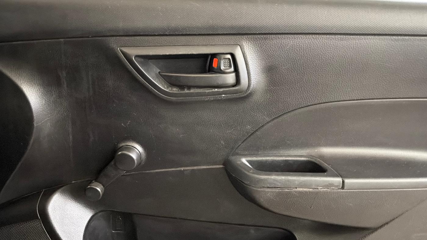 2015 Maruti Swift LXI, Petrol, Manual, 55,184 km, Driver Side Door Panels Control