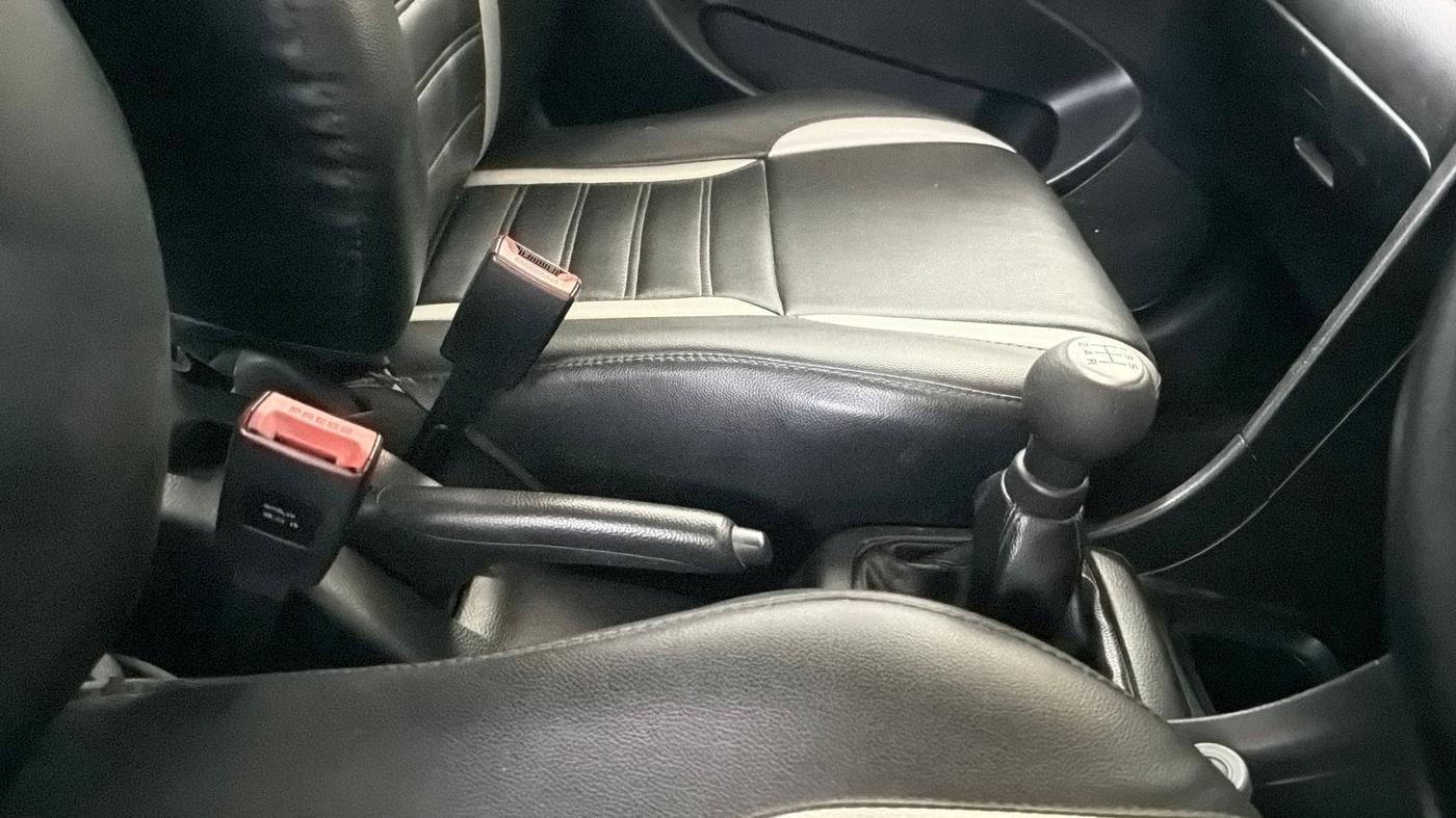 2015 Maruti Swift LXI, Petrol, Manual, 55,184 km, Gear Lever