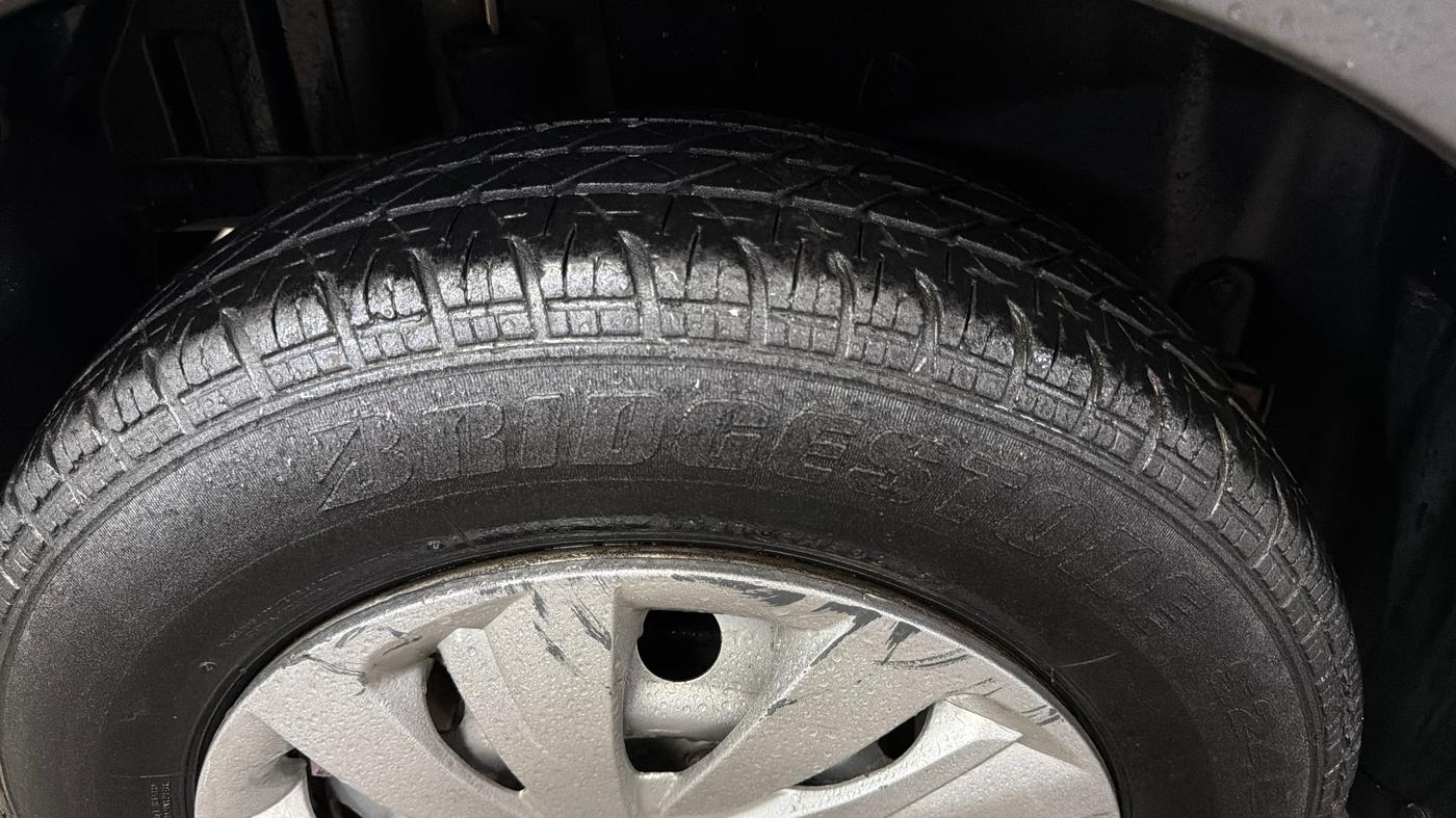 2015 Maruti Swift LXI, Petrol, Manual, 55,184 km, Right Rear Tyre Tread