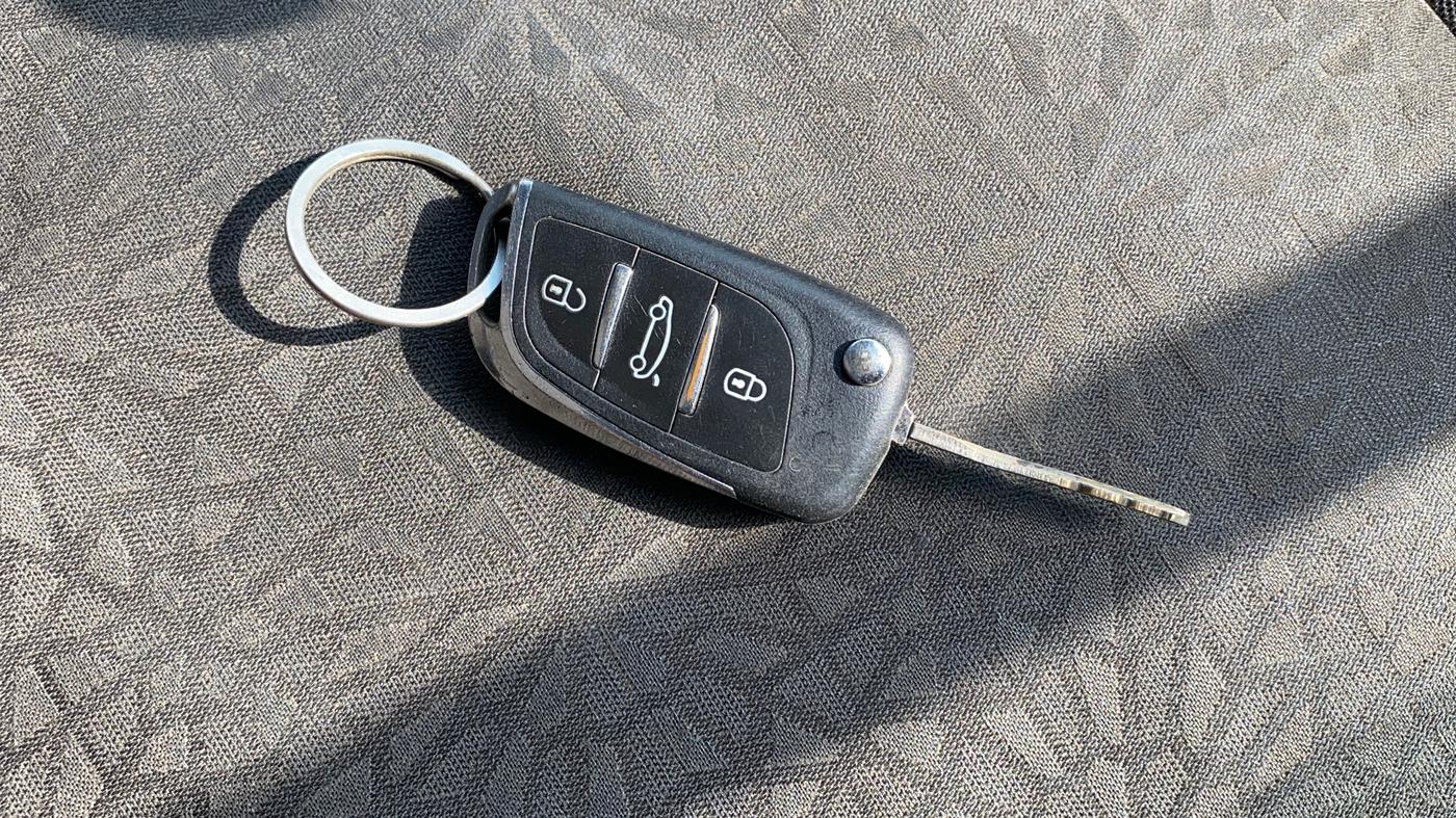 2014 Tata Zest XT PETROL, Petrol, Manual, 66,014 km, Key Close Up