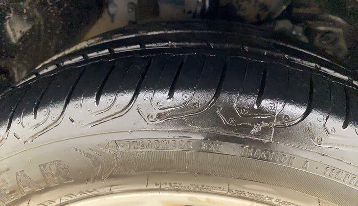 2014 Tata Zest XT PETROL, Petrol, Manual, 66,014 km, Right Front Tyre Tread