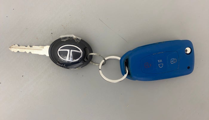 2019 Tata Tiago XZ PLUS PETROL, Petrol, Manual, 46,153 km, Key Close Up