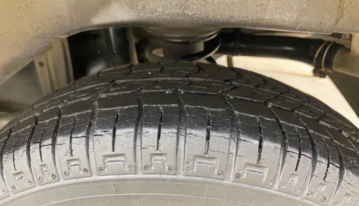 2015 Maruti Alto 800 LXI, Petrol, Manual, 44,966 km, Left Rear Tyre Tread