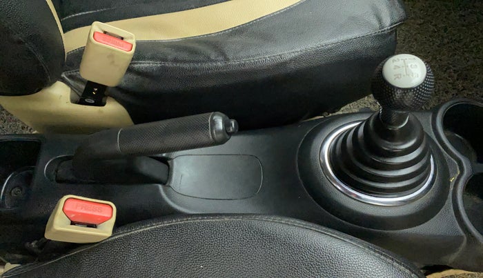 2017 Honda Amaze 1.2L I-VTEC S, CNG, Manual, 68,487 km, Gear Lever