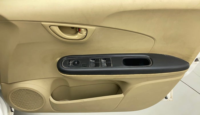 2017 Honda Amaze 1.2L I-VTEC S, CNG, Manual, 68,487 km, Driver Side Door Panels Control