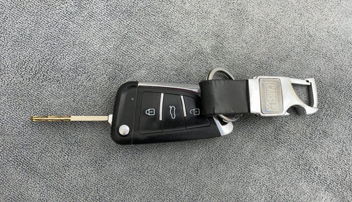 2017 Honda Amaze 1.2L I-VTEC S, CNG, Manual, 68,487 km, Key Close Up