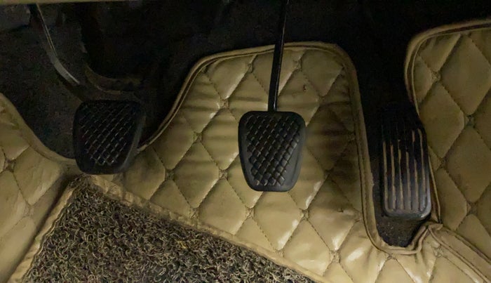 2017 Honda Amaze 1.2L I-VTEC S, CNG, Manual, 68,487 km, Pedals