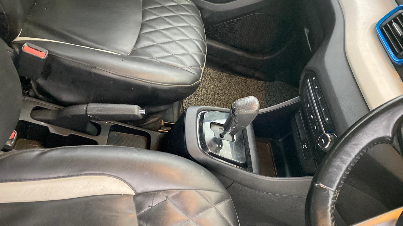 2022 Tata PUNCH CREATIVE  AMT, CNG, Automatic, 72,499 km, Gear Lever