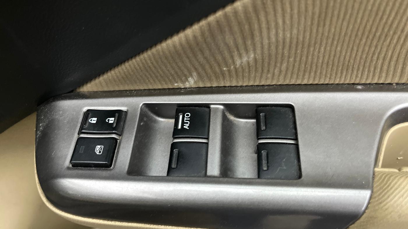 2014 Honda City 1.5L I-VTEC V MT, Petrol, Manual, 68,760 km, Driver Side Door Panels Control