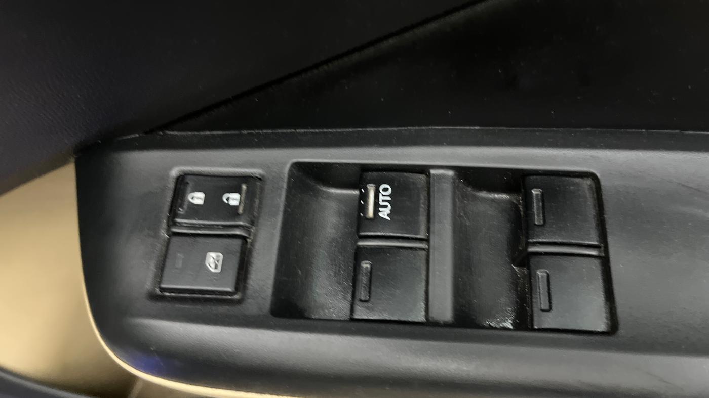 2017 Honda City 1.5L I-VTEC V MT, Petrol, Manual, 45,755 km, Driver Side Door Panels Control