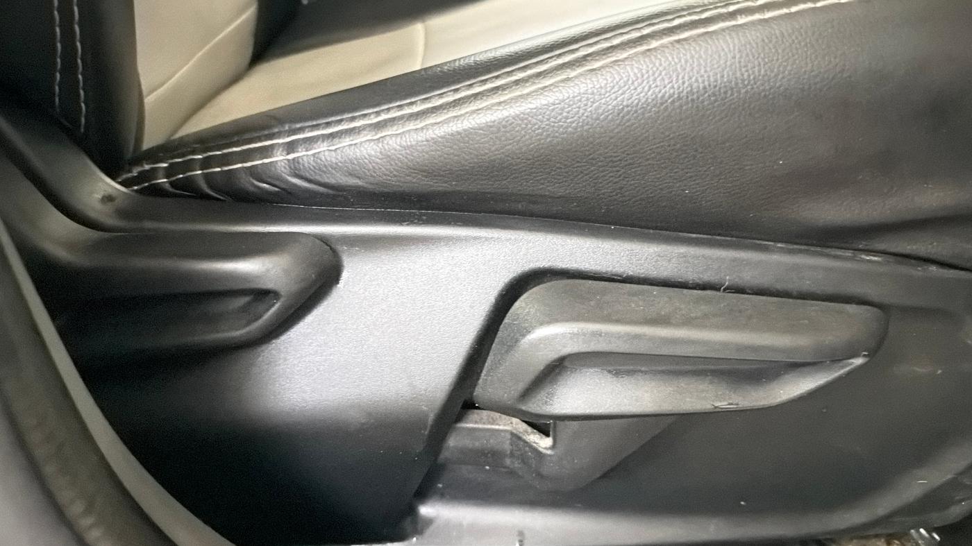 2020 Tata TIGOR XZ PLUS PETROL, Petrol, Manual, 44,457 km, Driver Side Adjustment Panel