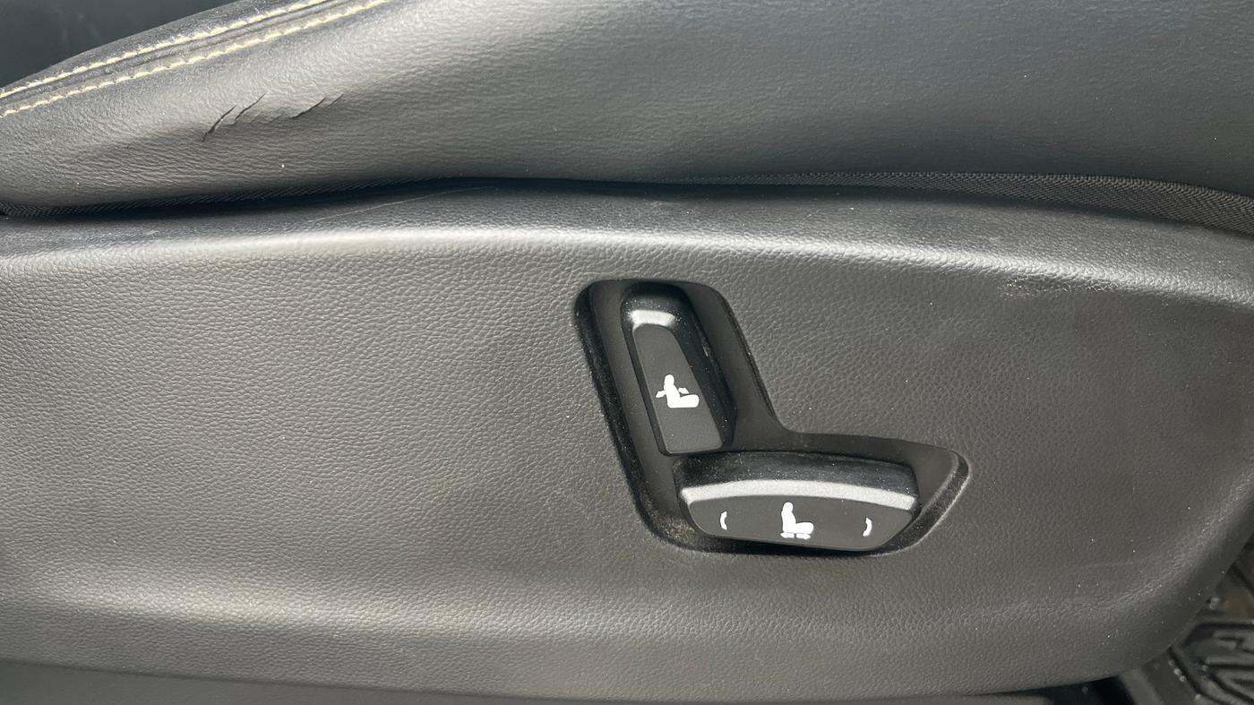 2019 MG HECTOR SHARP 1.5 DCT PETROL, Petrol, Automatic, 55,401 km, Driver Side Adjustment Panel