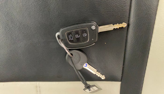 2020 Hyundai GRAND I10 NIOS SPORTZ AMT 1.2 KAPPA VTVT, Petrol, Automatic, 12,551 km, Key Close Up