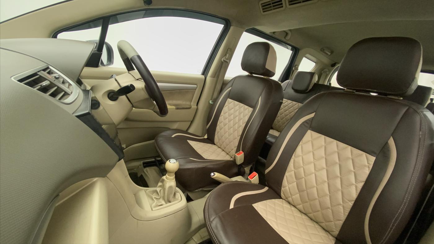 2014 Maruti Ertiga VXI CNG, CNG, Manual, 86,836 km, Right Side Front Door Cabin