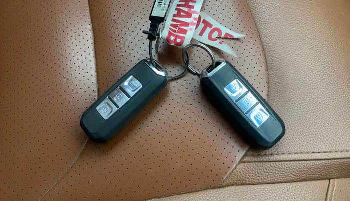 2020 MG HECTOR PLUS SHARP 1.5 PETROL TURBO HYBRID MT 6-STR, Petrol, Manual, 1,10,576 km, Key Close Up