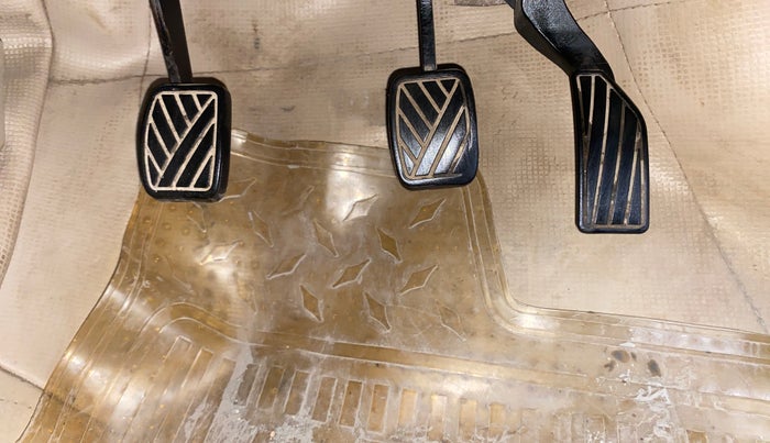 2015 Maruti Swift Dzire VXI, Petrol, Manual, 54,026 km, Pedals