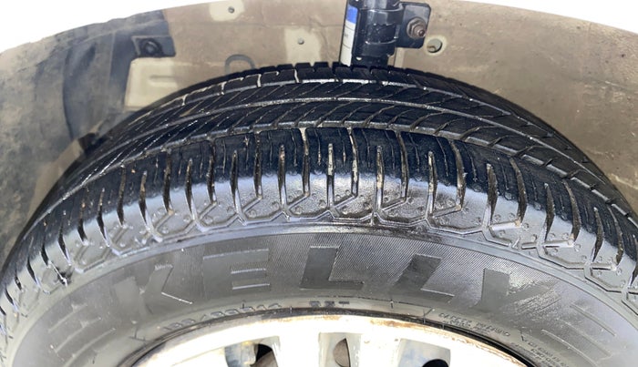 2015 Maruti Swift Dzire VXI, Petrol, Manual, 54,026 km, Left Front Tyre Tread