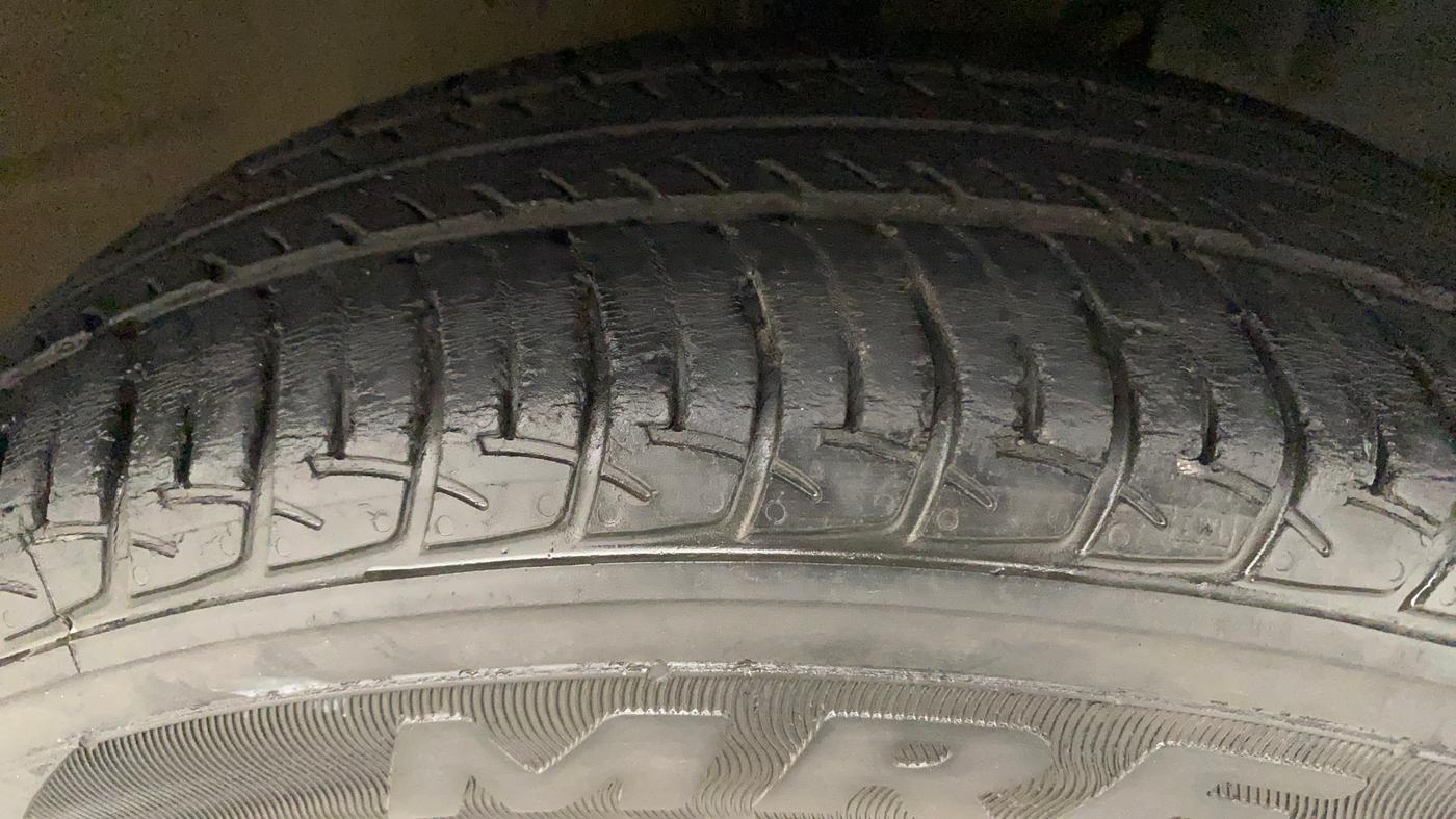 2019 Maruti New Wagon-R VXI 1.0, Petrol, Manual, 39,700 km, Right Front Tyre Tread